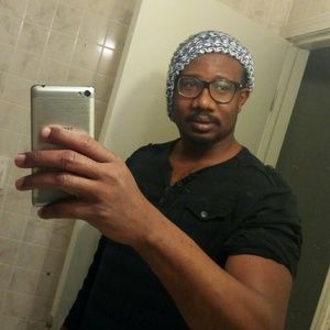 Meet your Posher, Emmanuel